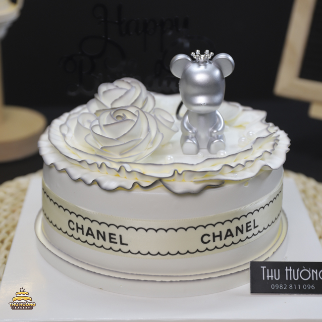 FD1316] BÁNH SINH NHẬT TRANG TRÍ HÌNH CHIẾC GIÀY HIỆU CHANEL