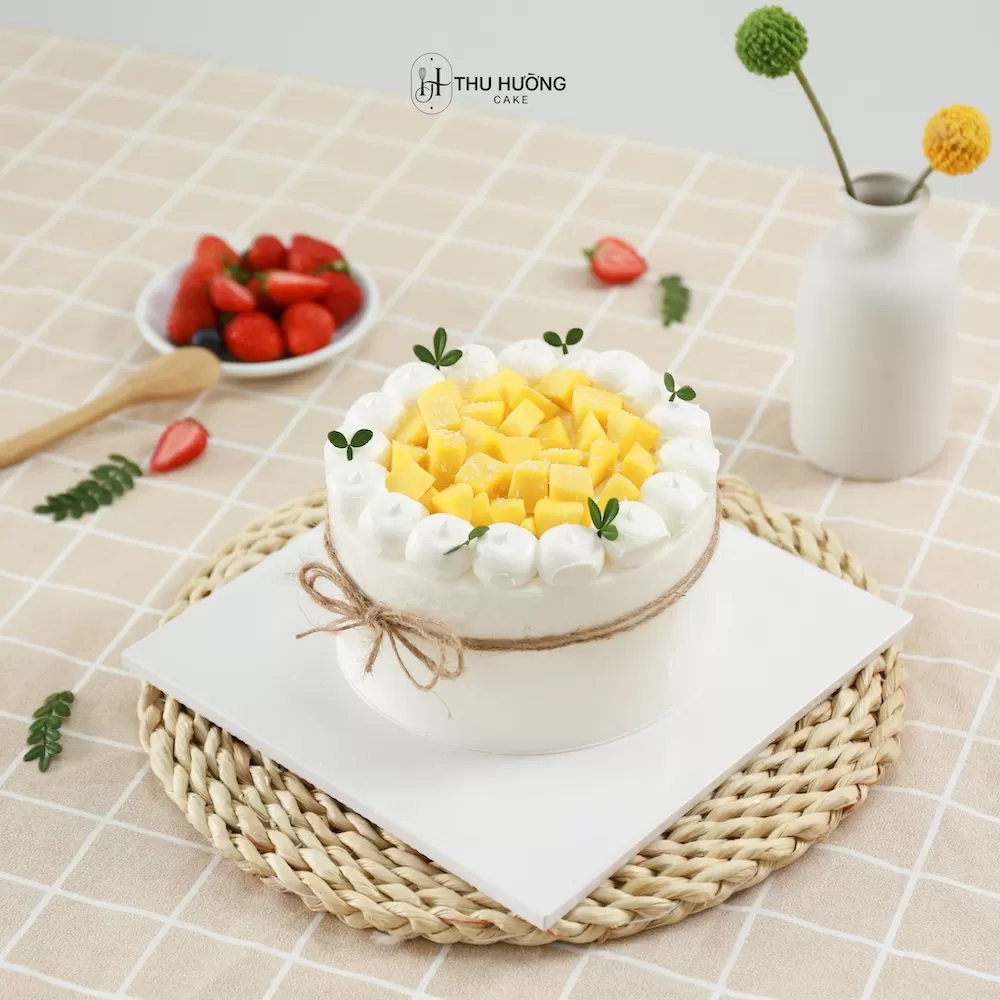 Bánh kem decor xoài chín