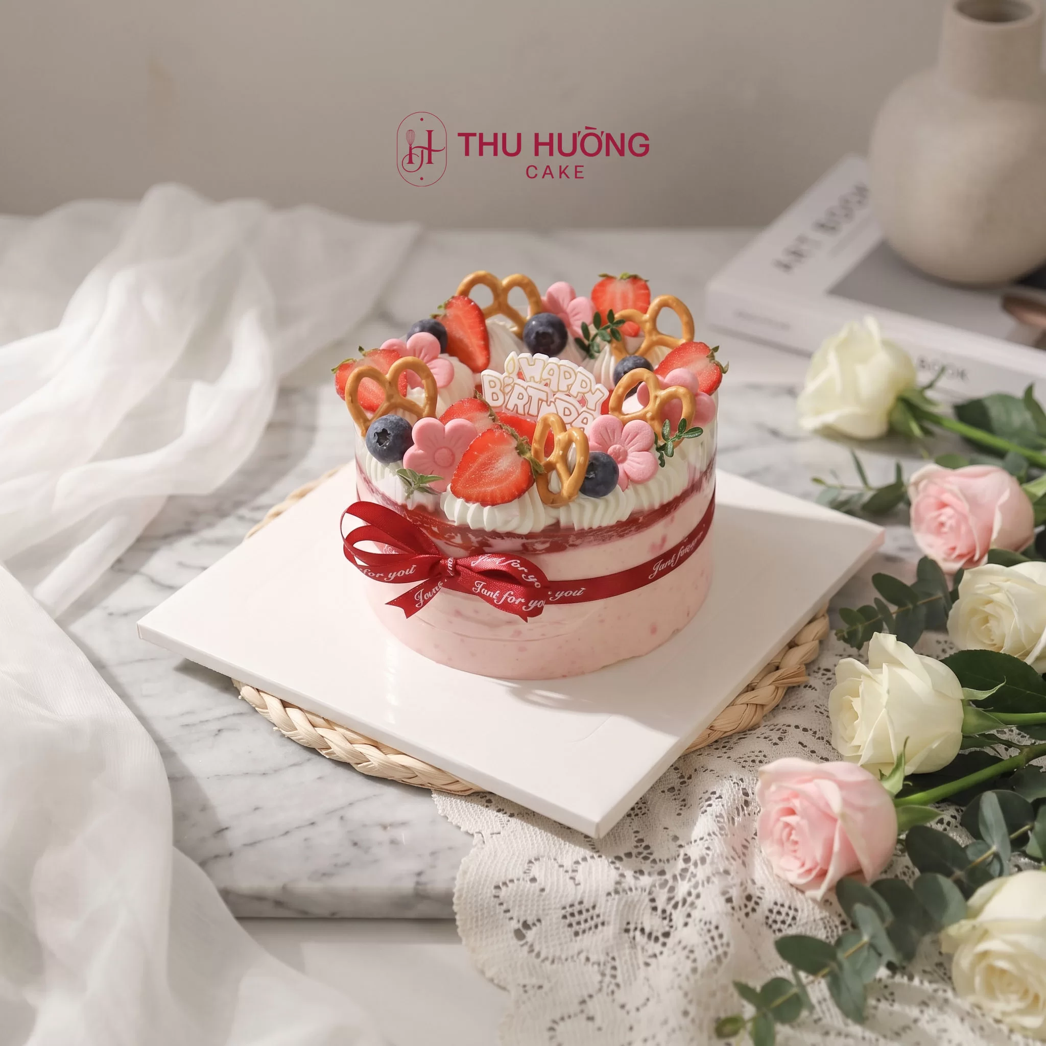 Bánh mousse dâu đơn giản
